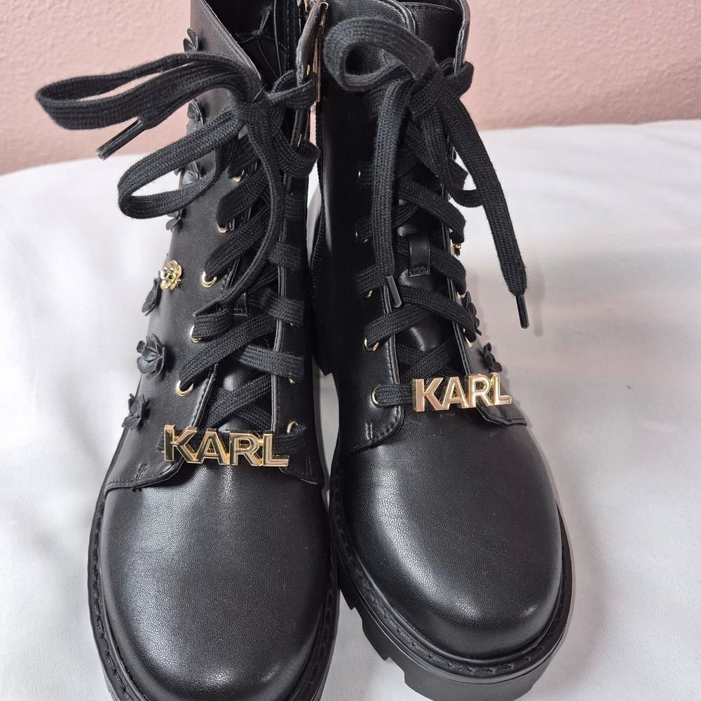 Karl Lagerfeld Paris Mela Fleur 40MM Floral Embellished Leather Combat Boots 7 - Picture 5 of 7